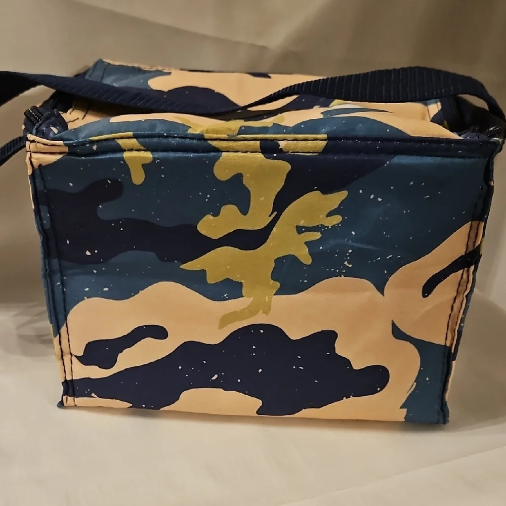 Buckle Blue and Tan Camouflage Cooler/ Lunchbox